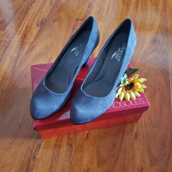 Ladies Grey Aerosoles Career Memory Foam Pumps - Picture 2 of 12